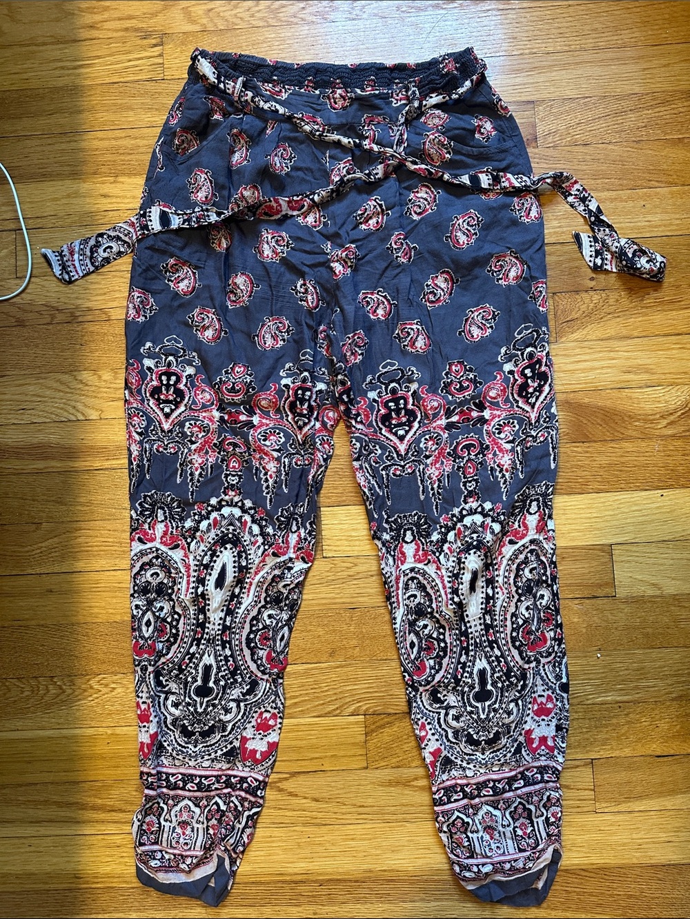 Flowy comfortable grey pants, pink black cream paisley design, with pockets Med